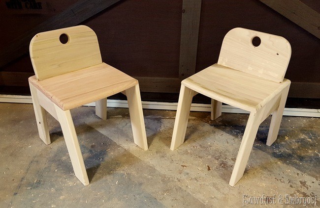 Free Building Plans for these cute kid's chairs! {Sawdust and Embryos}