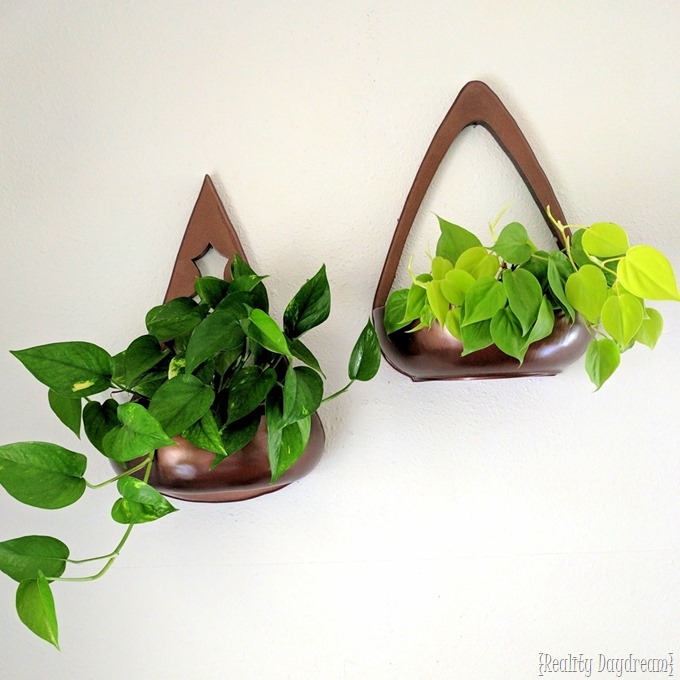 Wall sconce planters made from recycled wooden bowls {Reality Daydream}