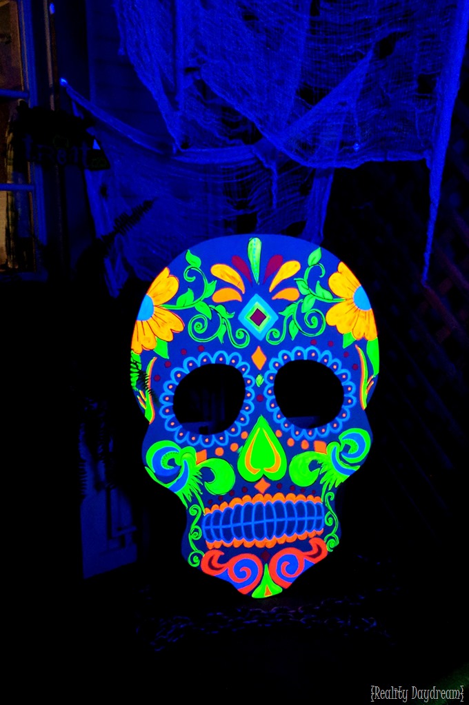 Halloween porch decor sugar skull that glows in the dark and holds candy for trick or treating! {Reality Daydream}