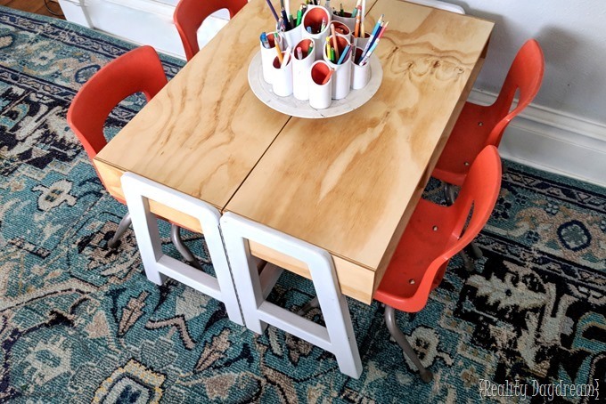 How to Build a Kids Craft Table {Reality Daydream} #desk #white