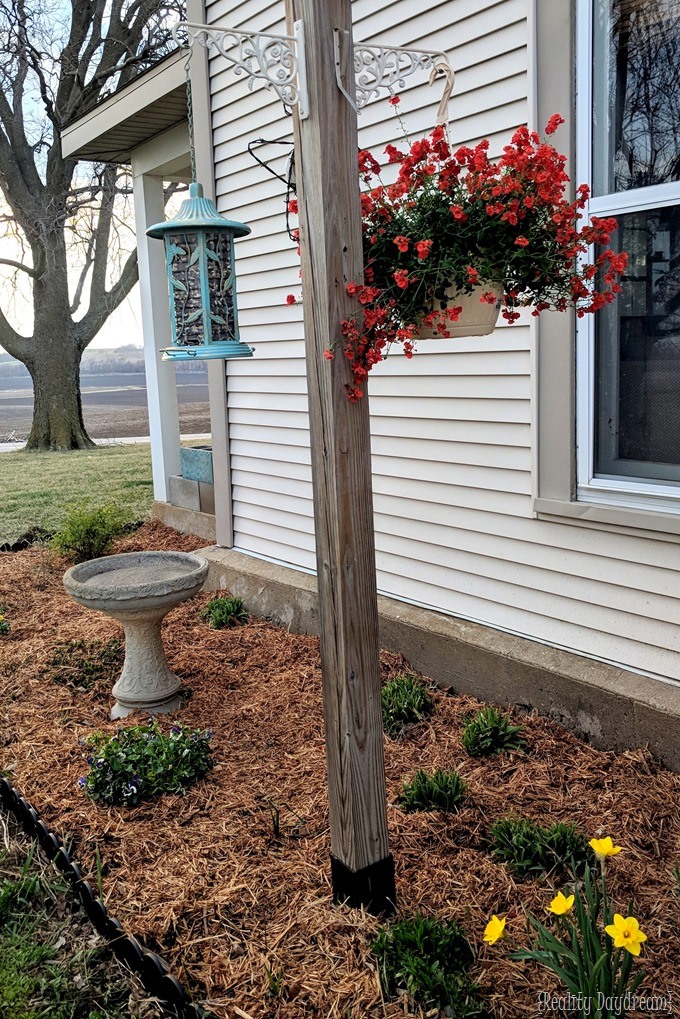 Flower garden and landscaping tips {Reality Daydream}