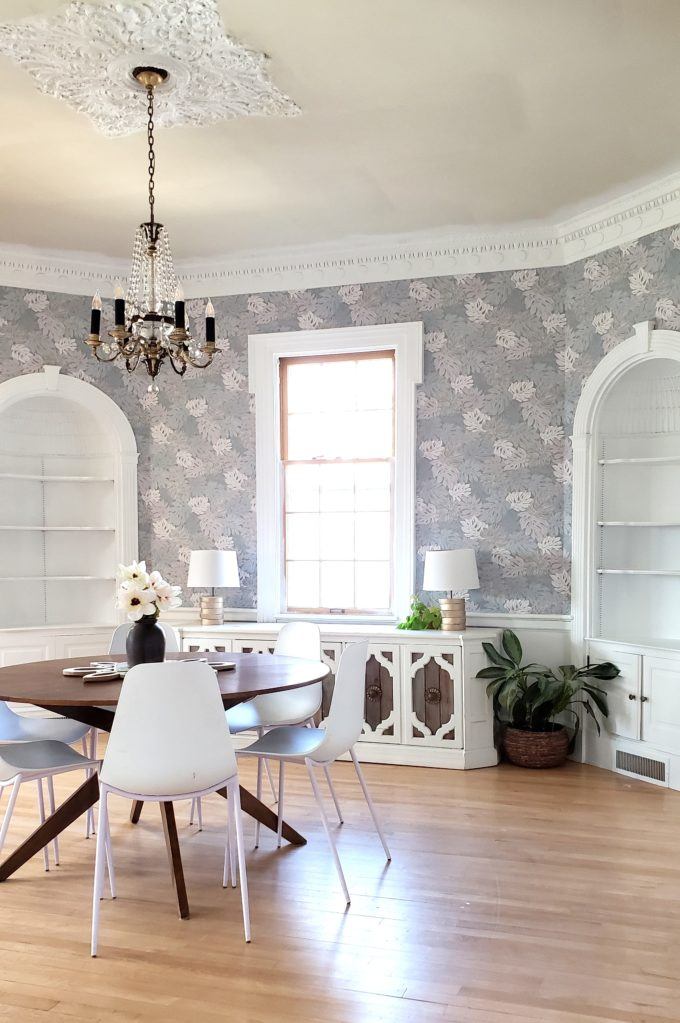 Finished dining room with new wallpaper! {Reality Daydream}