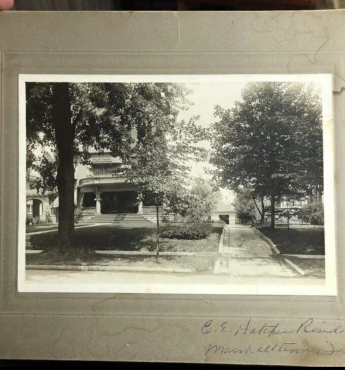 Old photo of the streetview of the Newton Carmean House